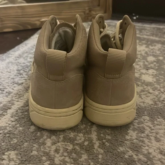 Veja V-15 Women’s 8 - Picture 4 of 5